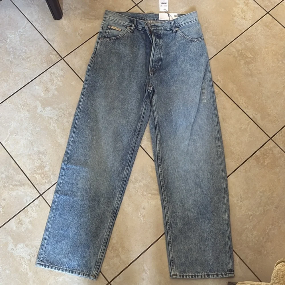 Calvin Klein men’s jeans 90s loose fit